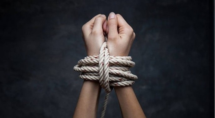 Gəncədə 20 yaşlı qız oğurlanıb