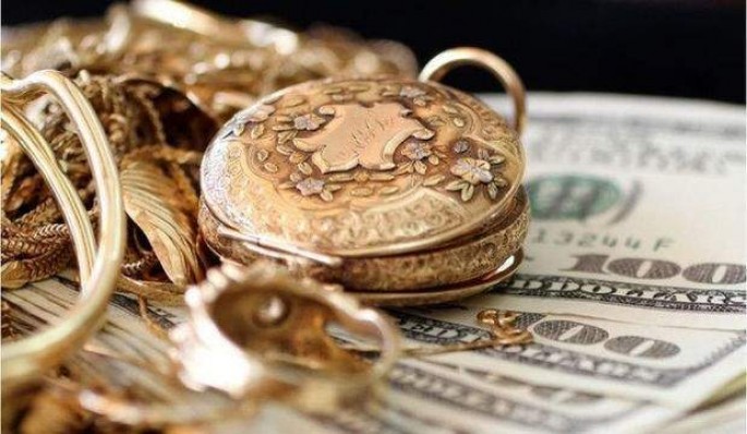 Evdən 12 min dollar və qızıl-zinət əşyaları oğurlanıb