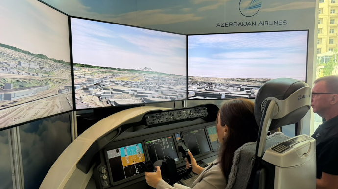 “Boeing 787 Dreamliner” uçuş simulyatoru nümayiş olundu - FOTOLAR 