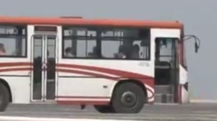 Bakıda sürücü avtobusu qapısı açıq sürdü? - VİDEO 