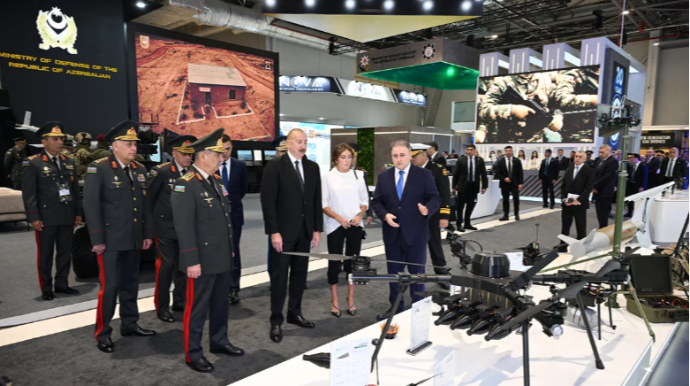 İlham Əliyev "ADEX 2026" və "Securex Caspian" sərgiləri ilə tanış olub  - FOTO