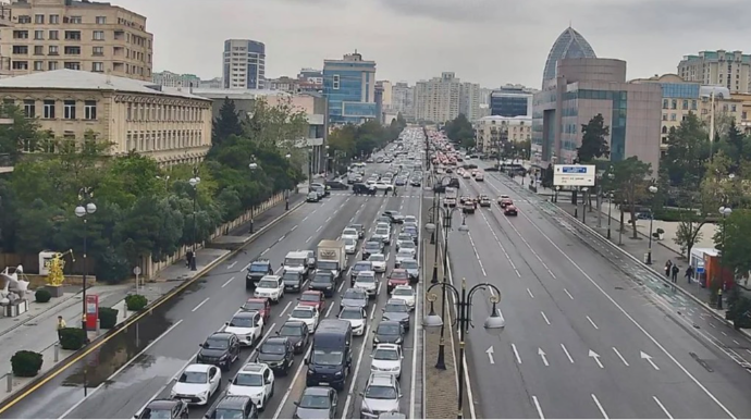 Bu yollarda tıxac var - SİYAHI 