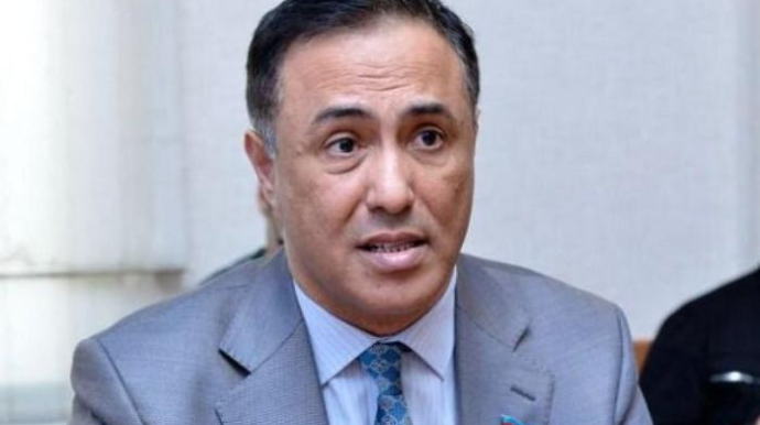“Bəzi ölkələrdə tıxac o səviyyəyə çatır ki, sürücülər maşında yatırlar” – Elman Nəsirov