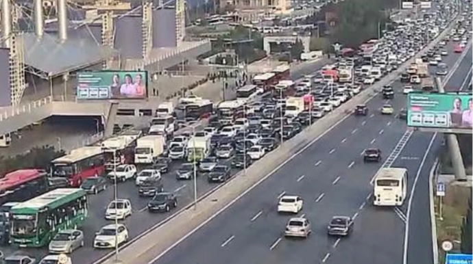 Bu yollarda tıxac VAR - SİYAHI 