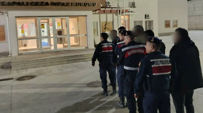 Türkiyədə onlarla qanunsuz miqrant saxlanılıb 