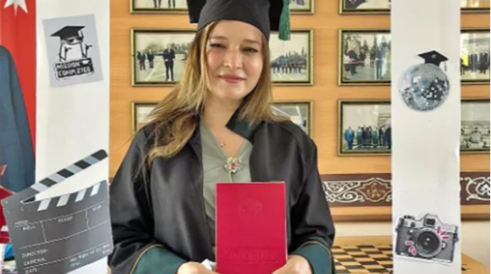 Şəhid anası da tələbə adını qazandı - FOTO