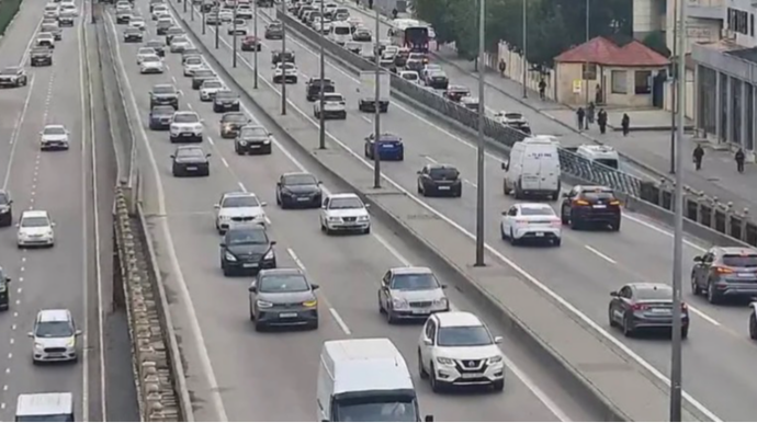 Bu yollarda tıxac var - SİYAHI 