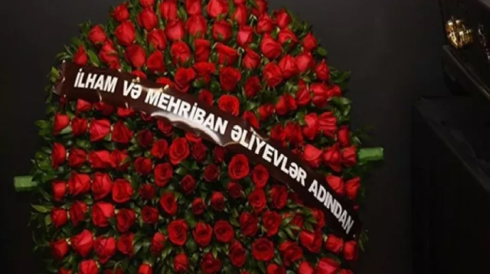 Prezident və xanımı Şarovskinin vida mərasiminə əklil göndərdi