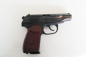 "Toyota”dan pnevmatik silah aşkarlanıb - FOTO