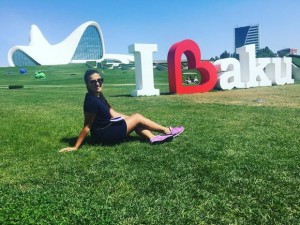 Dadaşeva bacıları Ferrari alarkən saxlanıldılar – FOTO