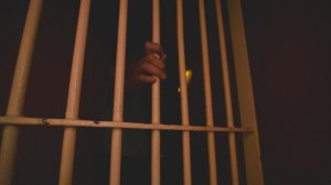 Bakıda məhbus özünü kameranın nəfəsliyindən asıb