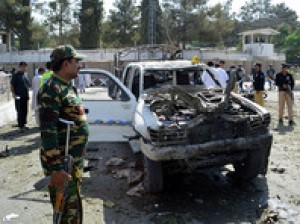 Polis avtomobili partladıldı: 15 ölü