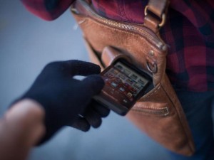 Bakıda 12 qadının mobil telefonunu oğurlayan şəxs tutulub