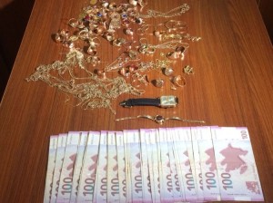 Mağazadan 100 min manatlıq qızıl oğurlanıb - FOTO