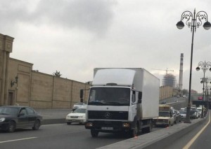 Yük maşınlarının Bakıya gecə “hücumu”… - Şərh