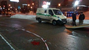 İnkassatorun sürücüsünə hücum etdi, pulları oğurlamaq yadından çıxdı - VİDEO