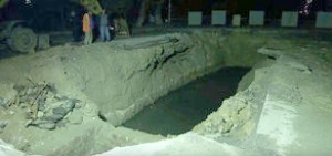 Çökən yolda hərəkət axşam bərpa ediləcək - VİDEO