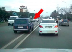 Bakıda şütüyən “Niva” sürücüsü görün nələr etdi - VİDEO