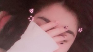 Məktəbin pəncərəsindən özünü atan qızın anası: “Övladıma lesbiyan deyirdilər” - FOTO