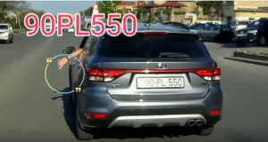 Küçəyə maşından zibil atan sürücü - VİDEO