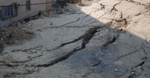 Yolda torpaq sürüşməsi aktivləşdi: maşınların gediş-gəlişi çətinləşib - Astarada