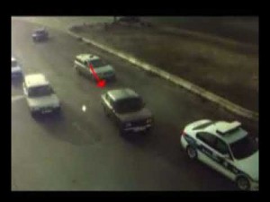 Narkobaron maşınla qaçdı, polis arxasınca düşdü - Azərbaycanda film kimi olay