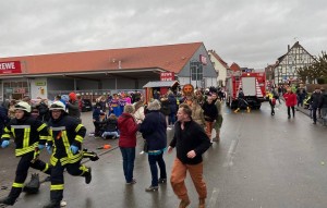 Almaniyada avtomobil insanların üzərinə sürüldü: azı 10 yaralı - FOTO