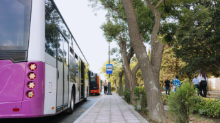 “Elmlər Akademiyası” metrosunun qarşısında ekspres avtobuslar üçün dayanacaq ərazisi genişləndirildi – FOTO  