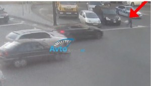 Bakıda qəza: "Audi" qəfildən dayandı, digəri ona çırpıldı - MARAQLI SƏBƏB - VİDEO