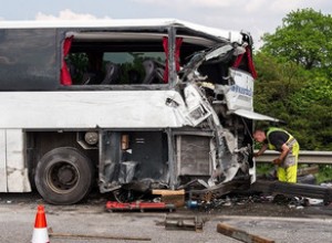 Sərnişin avtobusu qəzaya uğradı: 5 ölü, 27 yaralı