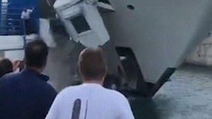 Abramoviçin yaxtası qəzaya uğradı - VİDEO