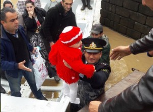 Sel təhlükəsi yarandı - Köməyə yenə polis gəldi - FOTOLAR