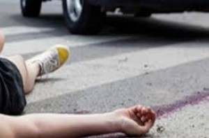 Bakıda avtomobil yolu keçən piyadanı vurub