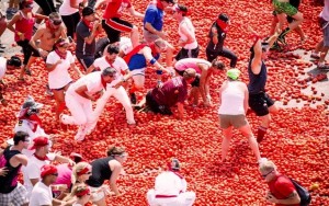 145 ton pomidoru məhv etdilər - Ənənəvi festivaldan Fotolar + Video