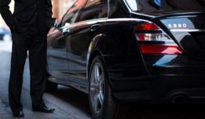 Parkinq qaydasını qəsdən pozan bahalı avtomobil sahibləri...