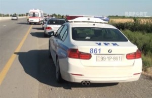 Qaxda gənclər qəza törədib, yaralılar var