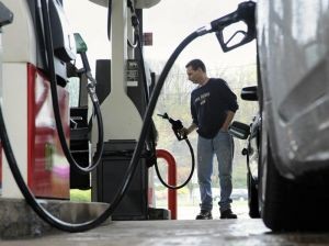 Benzin istehsalı artıb - Azərbaycanda