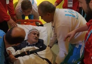 İstanbul derbisi yarımçıq dayandırıldı: Baş məşqçinin başı yarıldı 