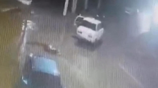 Qız maşından yola düşdü - ANBAAN VİDEO 