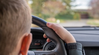 7 və 10 yaşlı qardaşlar futbolçunun avtomobilini qaçırdı  - FOTO