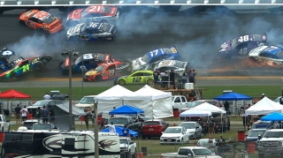 Hollivud filmlərindəki kimi qəza:  16 maşın toqquşdu  - VİDEO