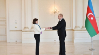 Ильхам Алиев принял верительные грамоты новоназначенного посла Франции в Азербайджане - ОБНОВЛЕНО  - ФОТО
