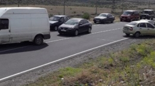Ermənistanda sakinlər Gümrü-Yerevan avtomobil yolunu  bağlayıb  - VİDEO