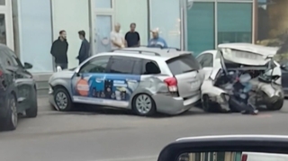 Bakıda "Chevrolet" dörd avtomobili ziyan vurdu - VİDEO 