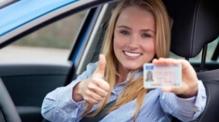Azərbaycanda sürücülük vəsiqəsi alan xanımların sayı açıqlanıb 