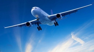 Əbu-Dabidən Bakıya uçan təyyarə geri qayıdır 