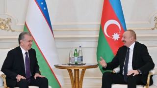 İlham Əliyev və Şavkat Mirziyoyev telefonla danışdı 