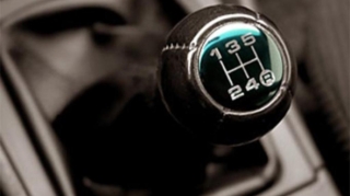 Evdən "Ford"un sürət qutularını oğurladılar 