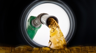 Azərbaycanda avtomobil benzini istehsalı artıb