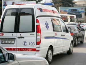 Bakı-Oğuz yolunda turistləri aparan avtobus qəzaya uğradı